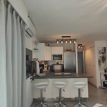 Studio Cosy, Centre Port, Piscine, Proche Plage