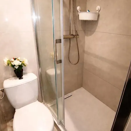 Cosy, Centre Port, Piscine, Proche Apartman *